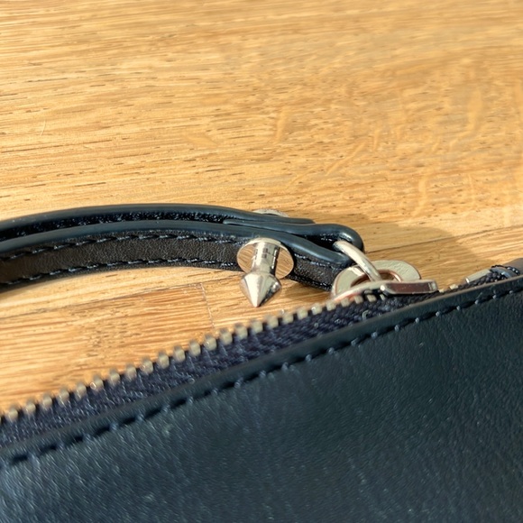 Authentic Alexander McQueen clutch. Black. ⭐️ Excellent condition! ⭐️ - Picture 4 of 9